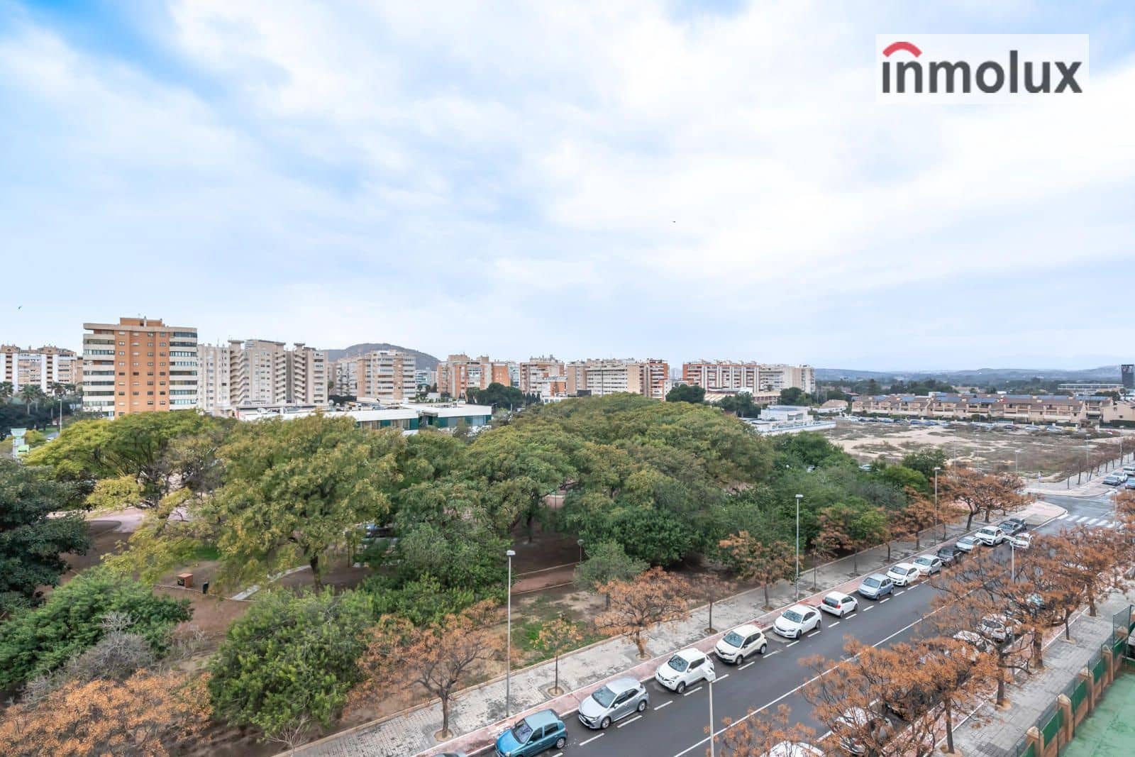 Appartement de 3 chambres à louer à Playa de San Juan avec piscine garage - 1 300 € (Ref: 9510286)