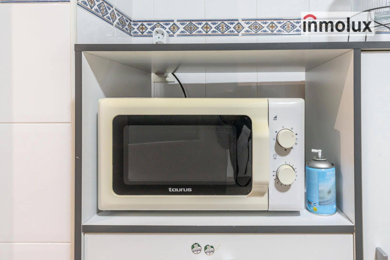 Appartement de 3 chambres à louer à Playa de San Juan avec piscine garage - 1 300 € (Ref: 9510286)