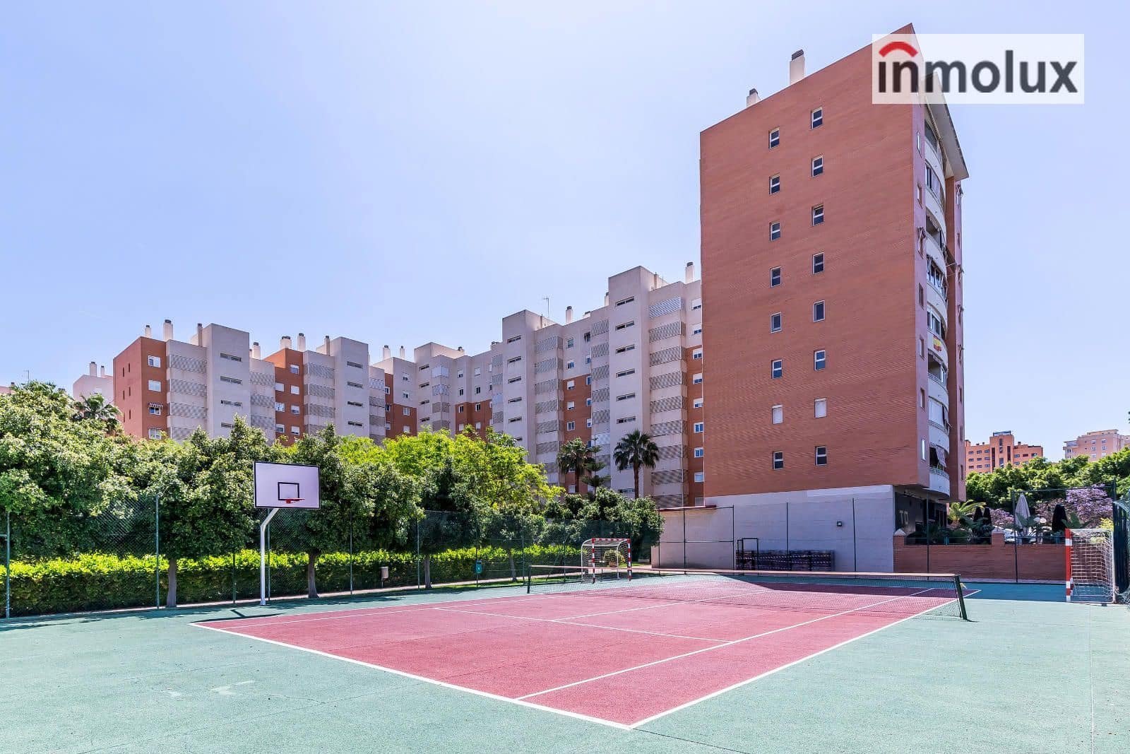 Appartement de 3 chambres à louer à Playa de San Juan avec piscine garage - 1 300 € (Ref: 9510286)