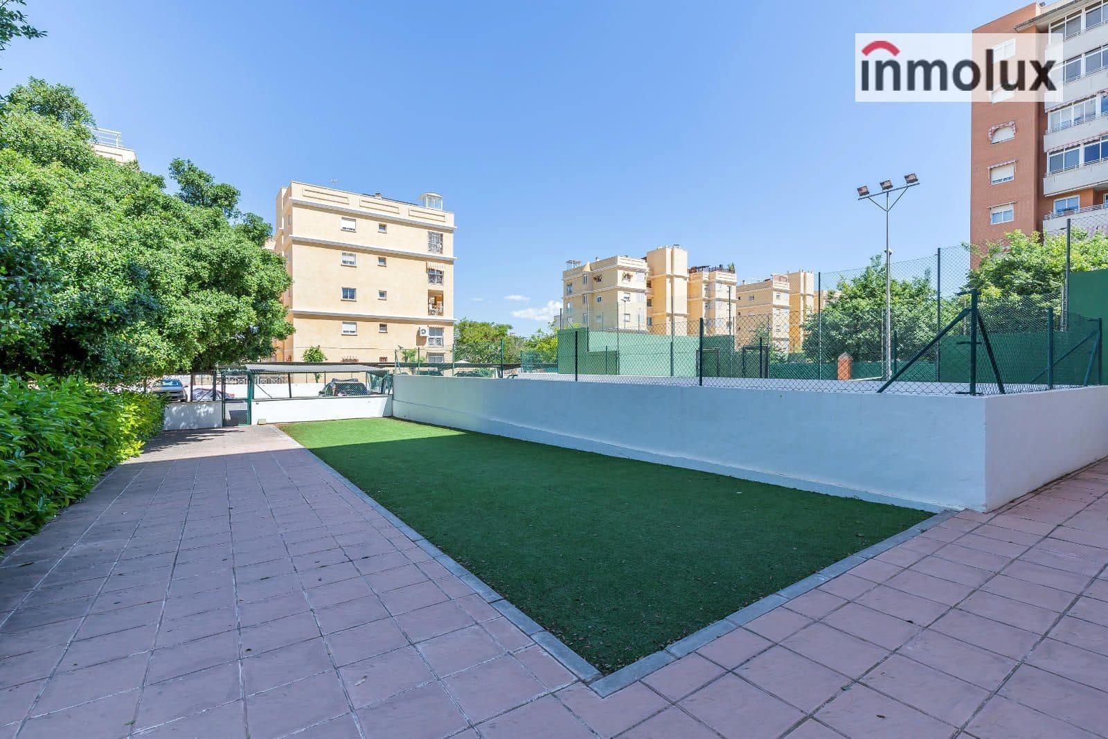 Appartement de 3 chambres à louer à Playa de San Juan avec piscine garage - 1 300 € (Ref: 9510286)