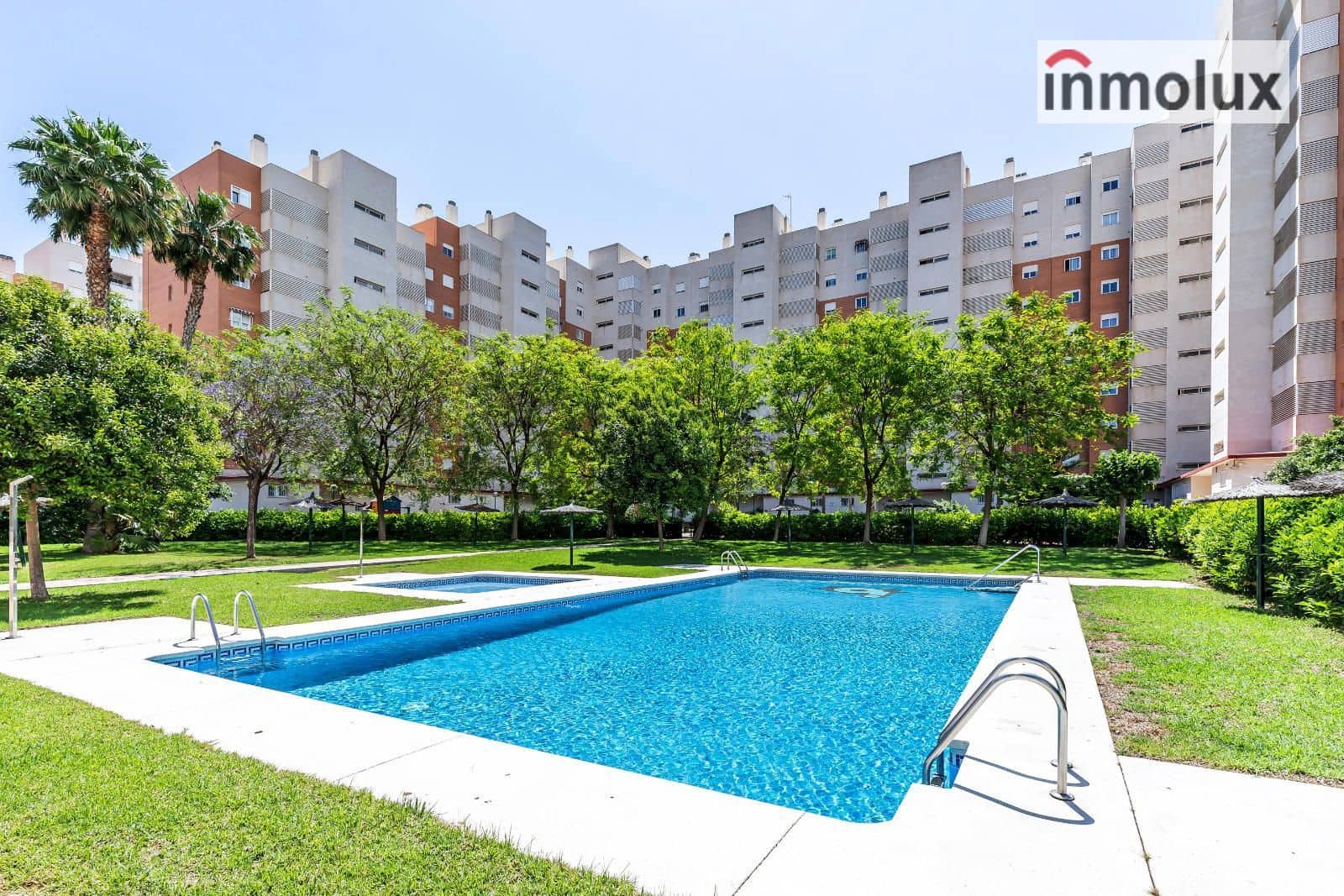 Appartement de 3 chambres à louer à Playa de San Juan avec piscine garage - 1 300 € (Ref: 9510286)