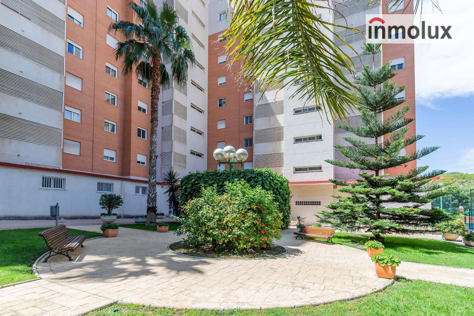 Appartement de 3 chambres à louer à Playa de San Juan avec piscine garage - 1 300 € (Ref: 9510286)