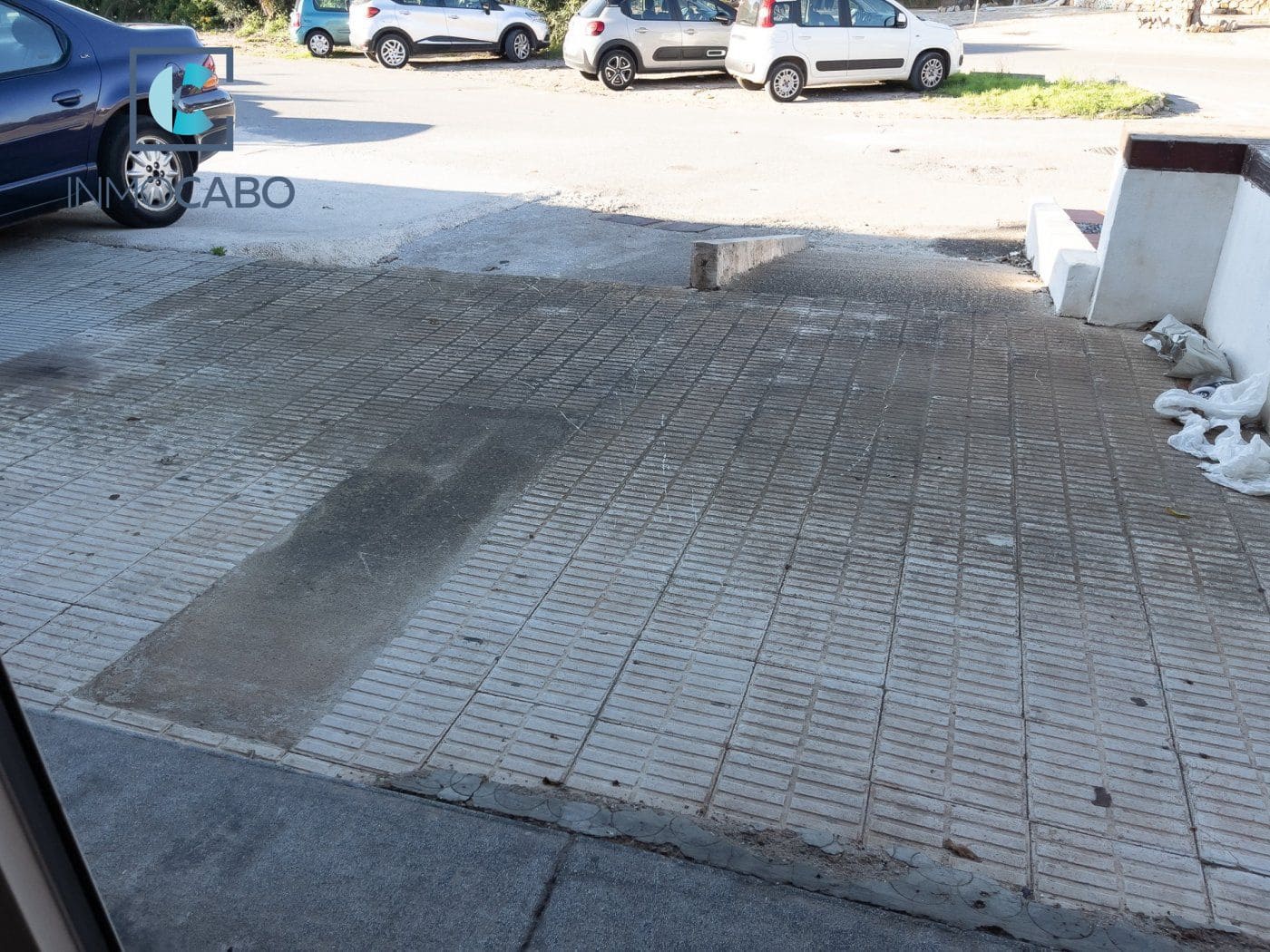 Kaupallinen vuokrattavana paikassa Cala Flores - 600 € (Ref: 7525879)