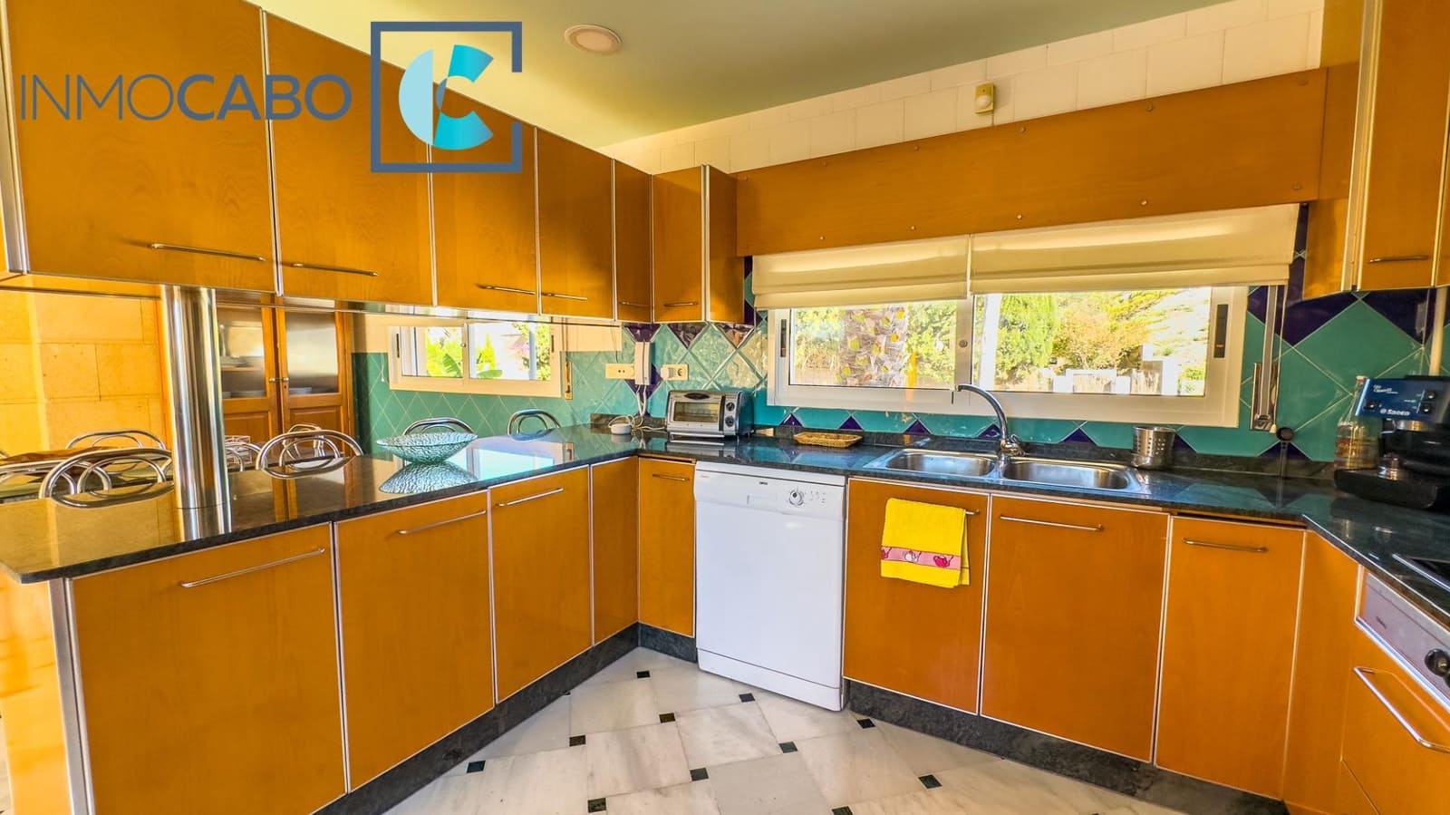 3 soveværelse Villa til salg i Cala Flores med swimmingpool garage - € 600.000 (Ref: 8076127)