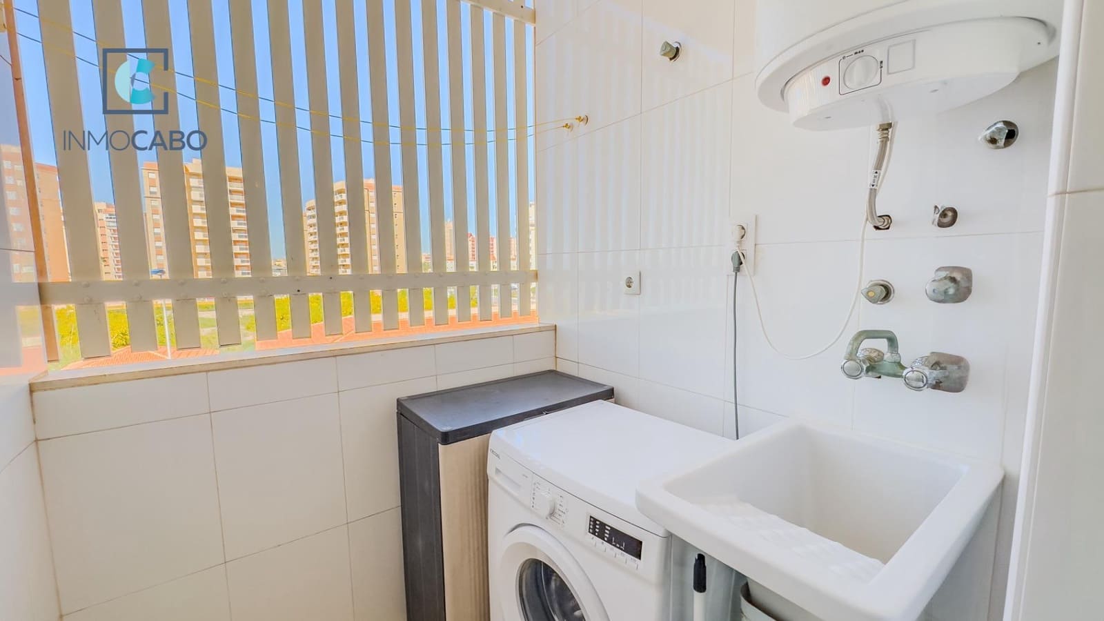 2 soverom Leilighet til salgs i La Manga del Mar Menor med svømmebasseng garasje - € 153 000 (Ref: 9200647)