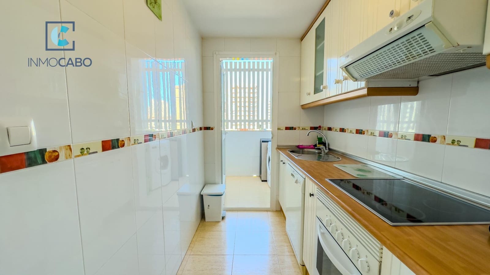 2 soverom Leilighet til salgs i La Manga del Mar Menor med svømmebasseng garasje - € 153 000 (Ref: 9200647)