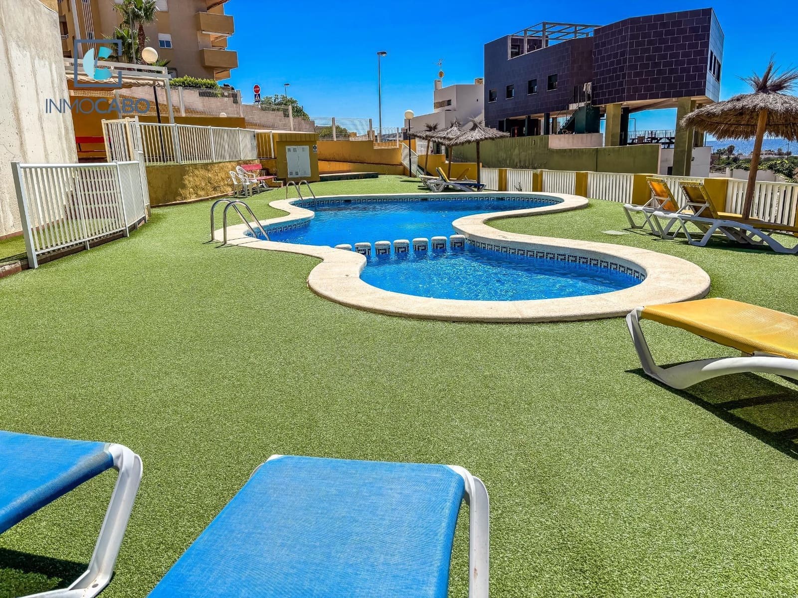 2 soveværelse Lejlighed til salg i Cala Reona med swimmingpool - € 175.000 (Ref: 9240225)