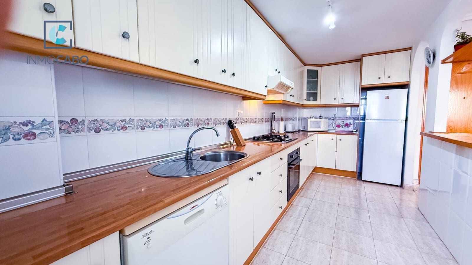 2 Zimmer Apartment zu verkaufen in La Manga del Mar Menor mit Pool - 148.000 € (Ref: 9301208)