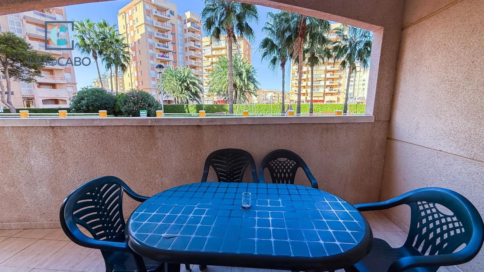 2 Zimmer Apartment zu verkaufen in La Manga del Mar Menor mit Pool - 148.000 € (Ref: 9301208)