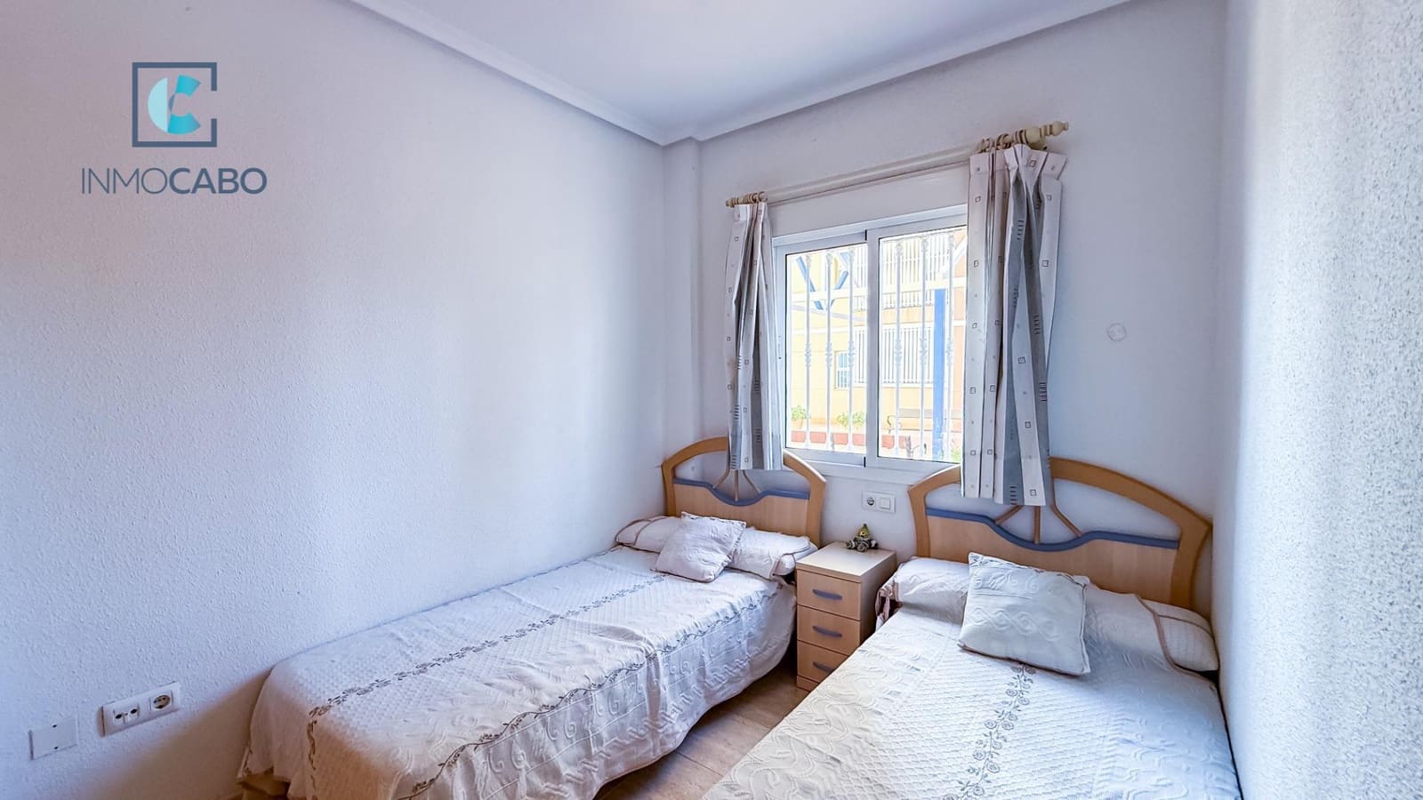 2 Zimmer Apartment zu verkaufen in La Manga del Mar Menor mit Pool - 148.000 € (Ref: 9301208)