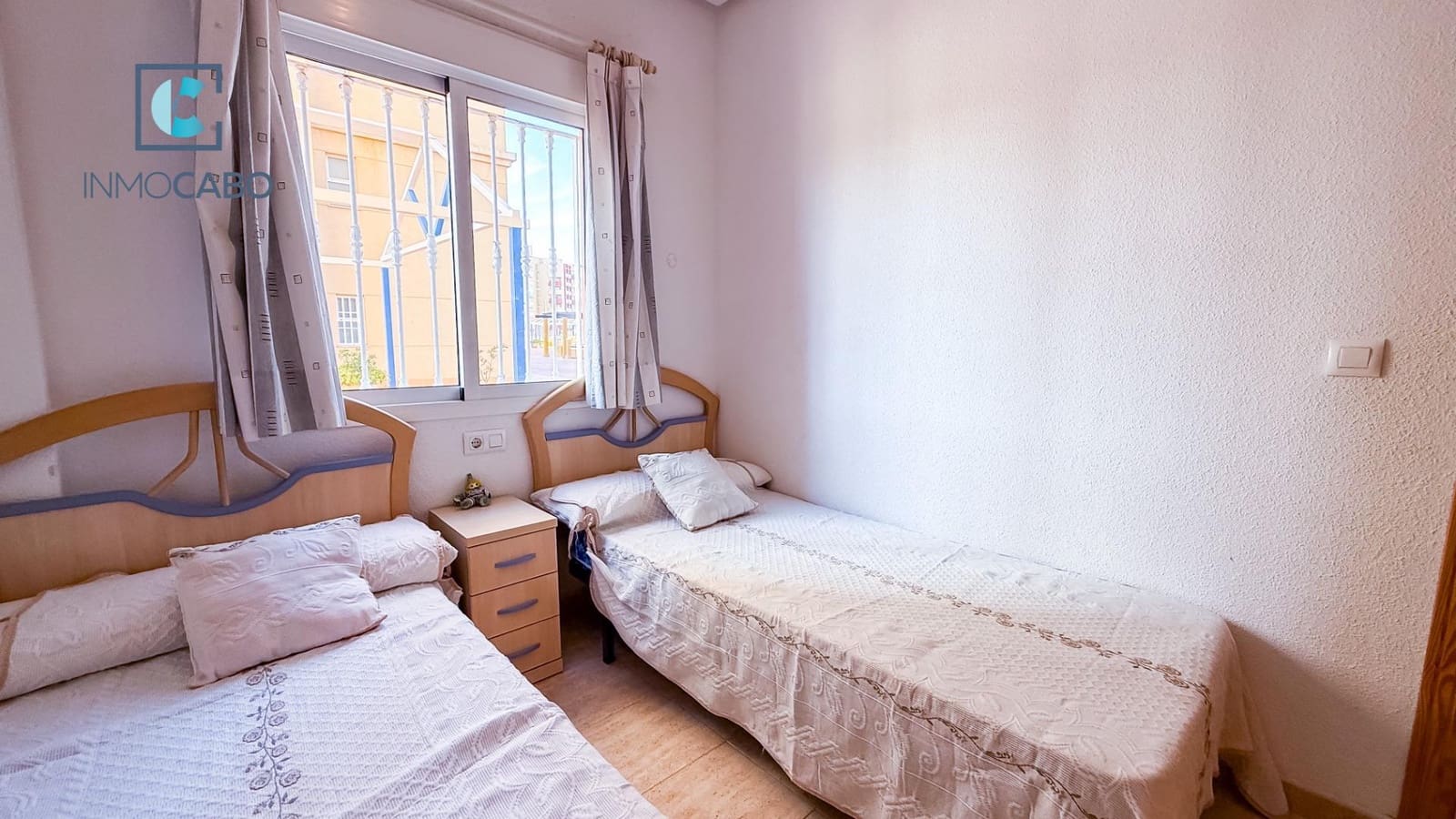 2 Zimmer Apartment zu verkaufen in La Manga del Mar Menor mit Pool - 148.000 € (Ref: 9301208)