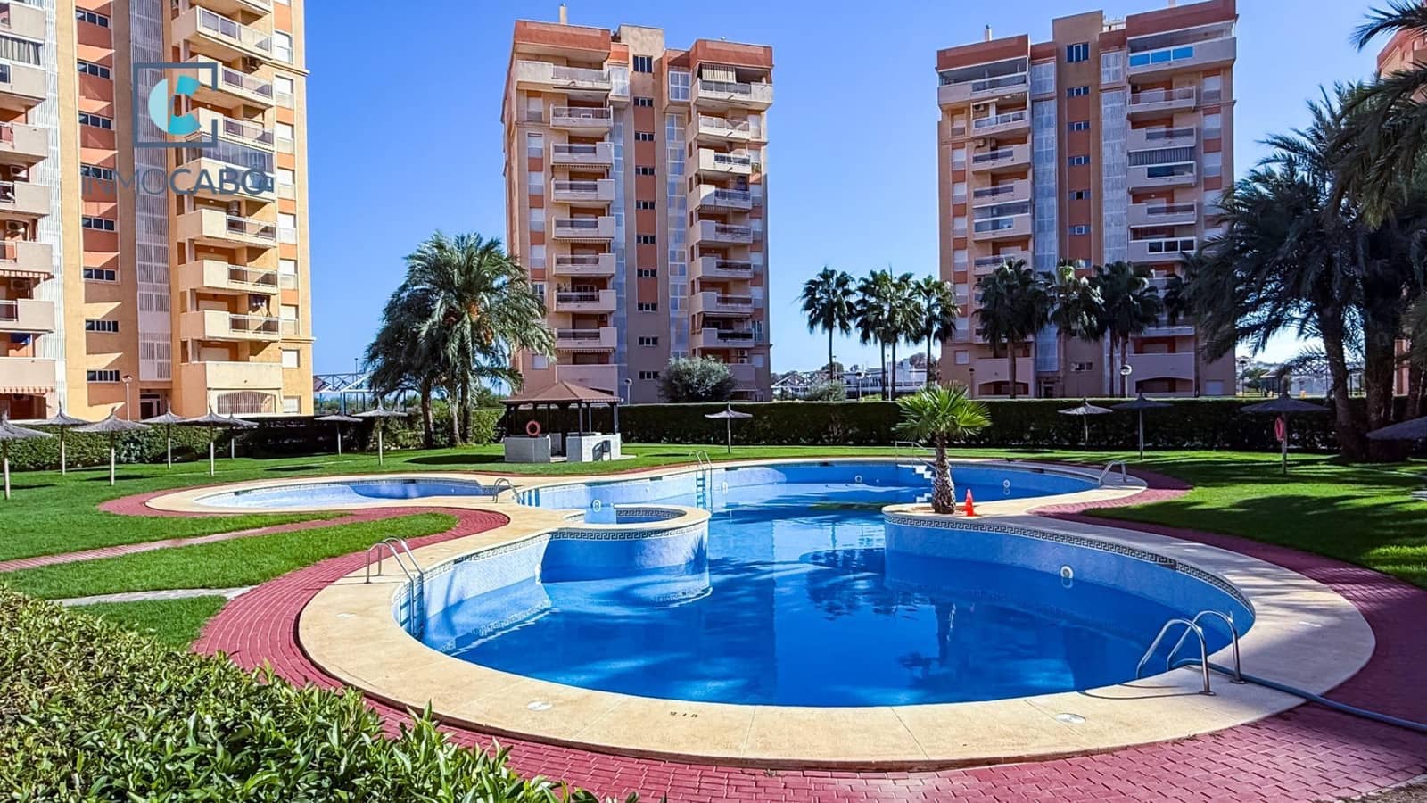 2 Zimmer Apartment zu verkaufen in La Manga del Mar Menor mit Pool - 148.000 € (Ref: 9301208)