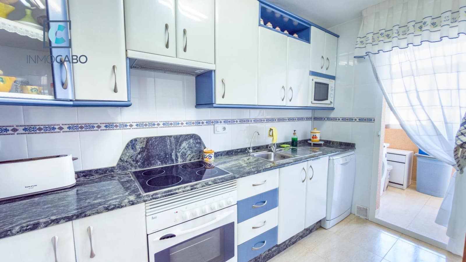 2 bedroom Apartment for sale in Playa Honda with pool - € 120,000 (Ref: 9388079)