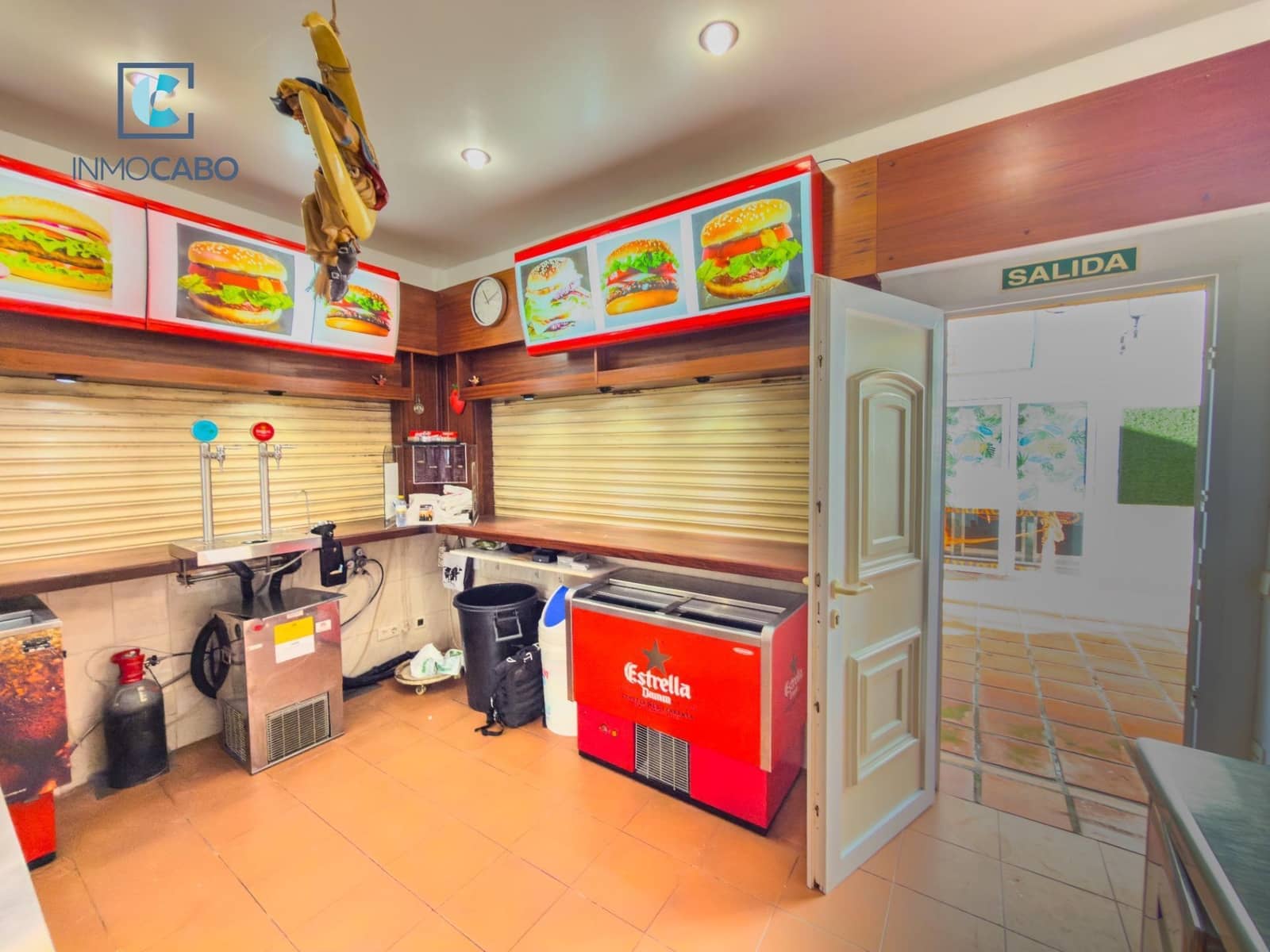 Komercyjne na sprzedaż w La Manga del Mar Menor z garażem - 275 000 € (Ref: 9599671)