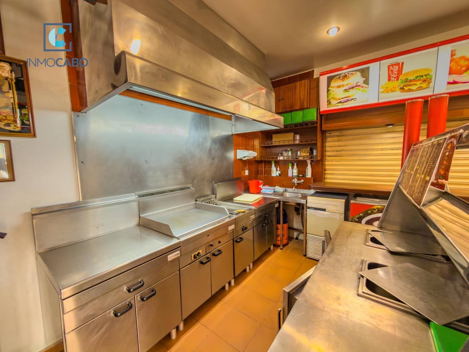 Komercyjne na sprzedaż w La Manga del Mar Menor z garażem - 275 000 € (Ref: 9599671)