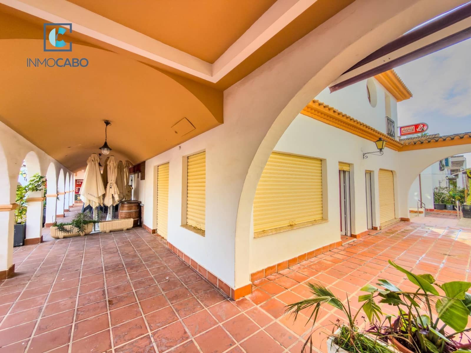 Komercyjne na sprzedaż w La Manga del Mar Menor z garażem - 275 000 € (Ref: 9599671)