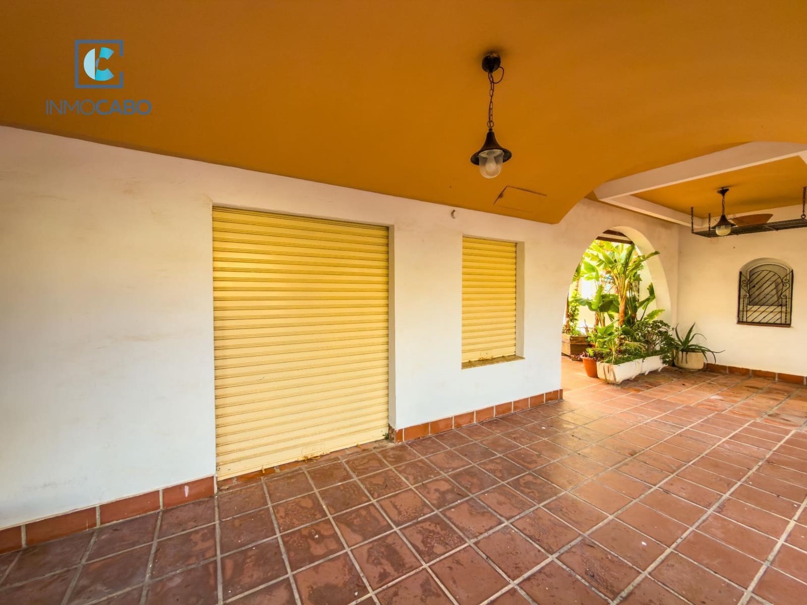 Komercyjne na sprzedaż w La Manga del Mar Menor z garażem - 275 000 € (Ref: 9599671)