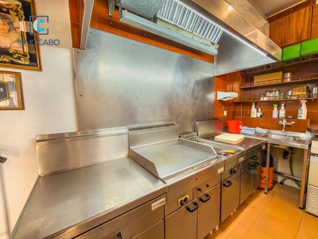 Commerciale in vendita in La Manga del Mar Menor con garage - 275.000 € (Rif: 9599671)