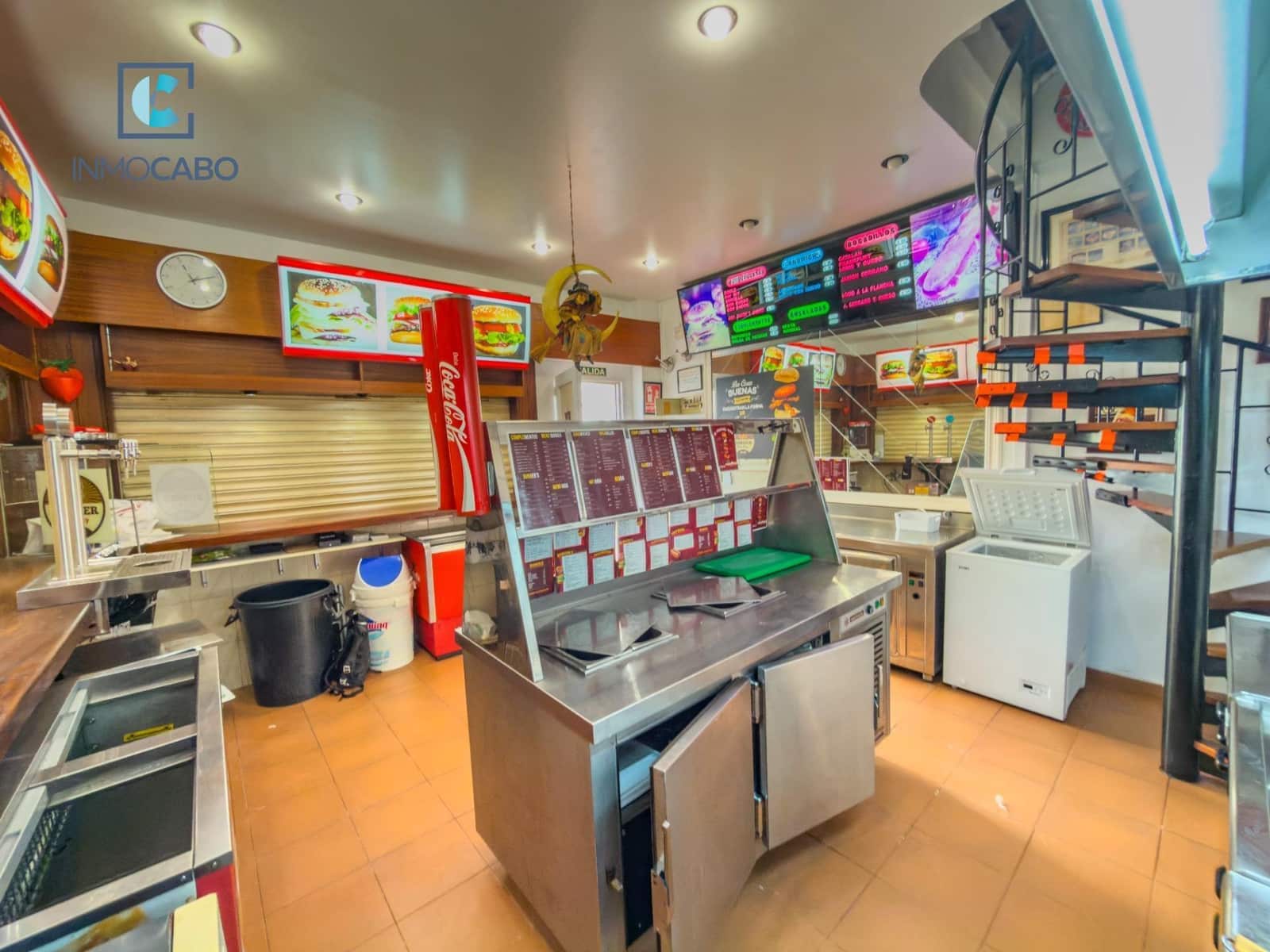 Komercyjne na sprzedaż w La Manga del Mar Menor z garażem - 275 000 € (Ref: 9599671)