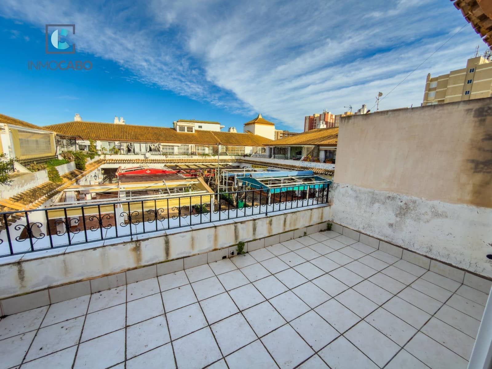 Komercyjne na sprzedaż w La Manga del Mar Menor z garażem - 275 000 € (Ref: 9599671)