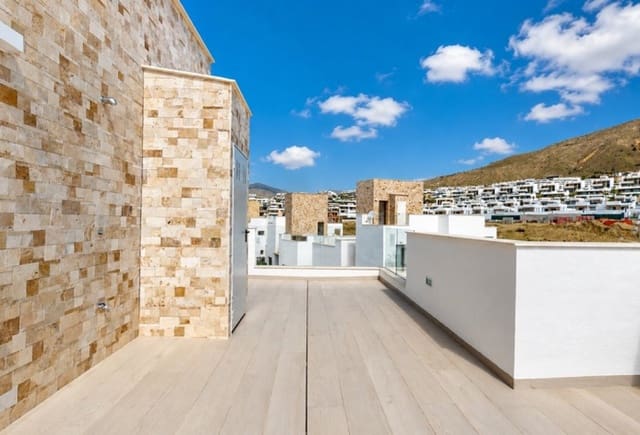 5 bedroom Villa for sale in Balcón de Finestrat - Terra Marina, Finestrat with pool - € 859,900 (Ref: 10043767)