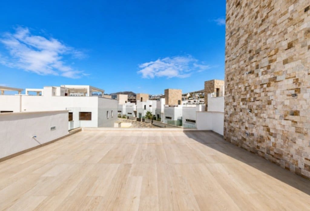 5 bedroom Villa for sale in Finestrat with pool - € 859,900 (Ref: 10043767)