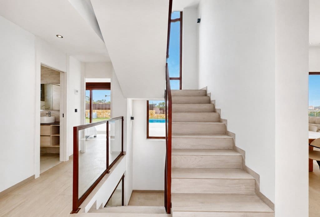 5 bedroom Villa for sale in Finestrat with pool - € 859,900 (Ref: 10043767)