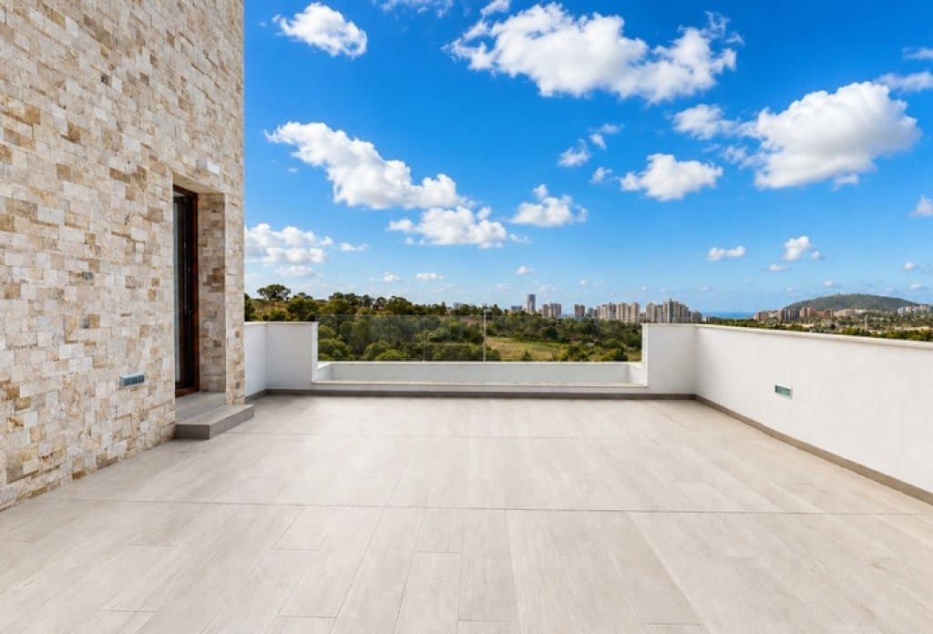 5 bedroom Villa for sale in Finestrat with pool - € 859,900 (Ref: 10043767)