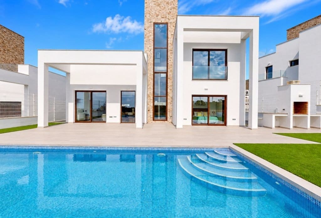 5 bedroom Villa for sale in Finestrat with pool - € 859,900 (Ref: 10043767)