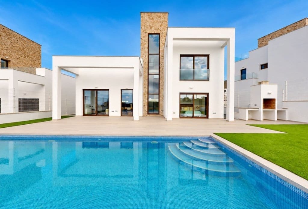5 bedroom Villa for sale in Finestrat with pool - € 859,900 (Ref: 10043767)
