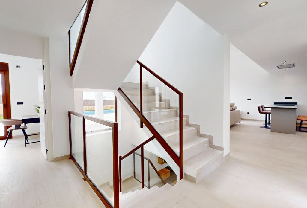 5 bedroom Villa for sale in Finestrat with pool - € 859,900 (Ref: 10043767)