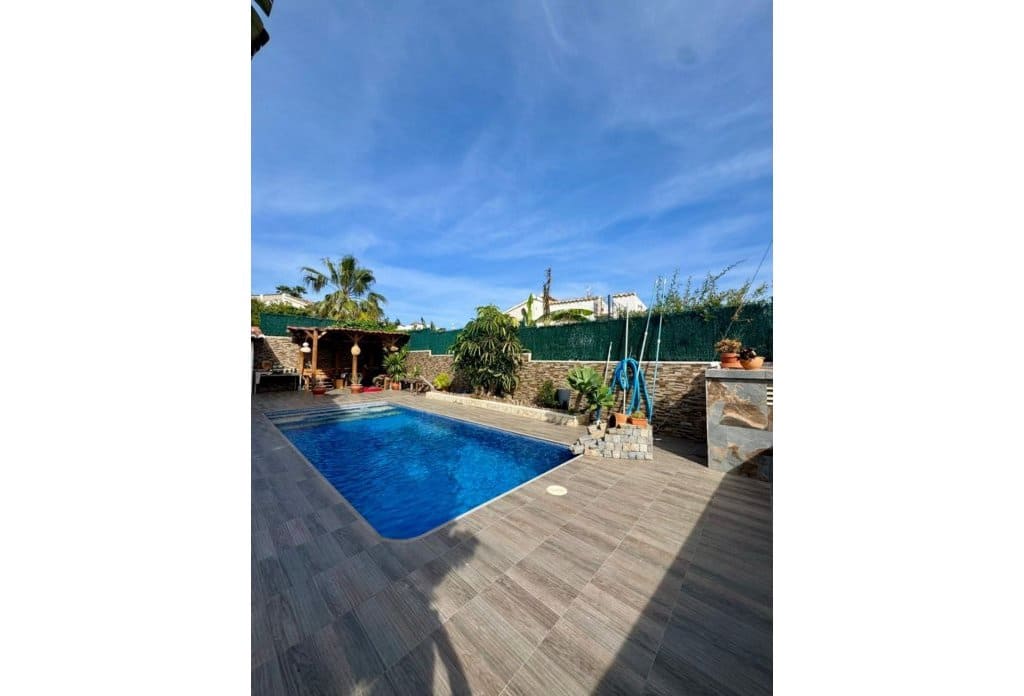 4 chambre Villa/Maison à vendre à Calpe / Calp avec piscine - 850 000 € (Ref: 10043787)