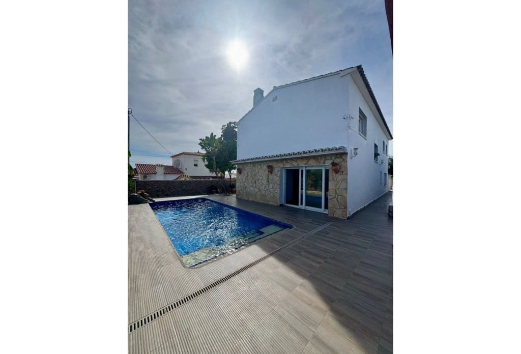 4 chambre Villa/Maison à vendre à Calpe / Calp avec piscine - 850 000 € (Ref: 10043787)