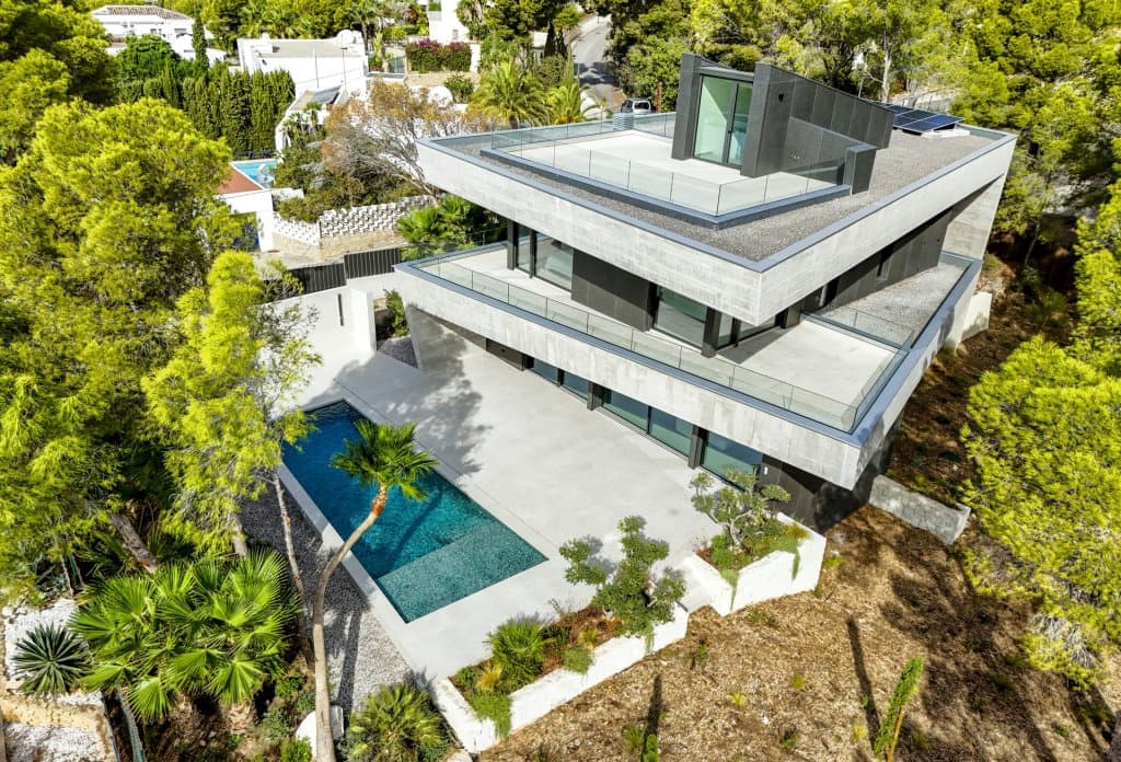 4 bedroom Villa for sale in Altea with pool garage - € 2,345,000 (Ref: 10043808)