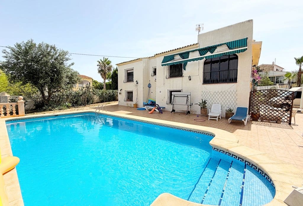 4 chambre Villa/Maison à vendre à Calpe / Calp avec piscine - 550 000 € (Ref: 10043818)