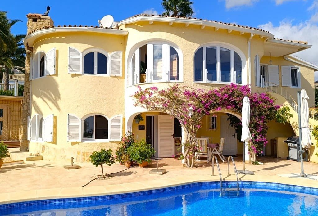 4 chambre Villa/Maison à vendre à Calpe / Calp avec piscine - 799 000 € (Ref: 10043831)