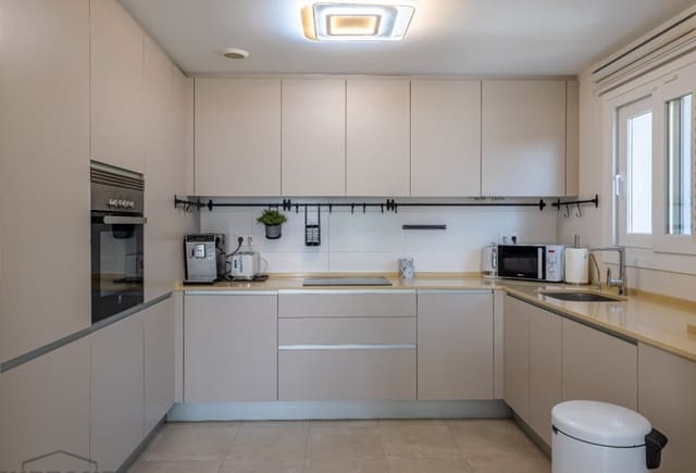 2 makuuhuone Huoneisto myytävänä paikassa Calpe / Calp mukana uima-altaan 
autotalli - 390 000 € (Ref: 10043847)