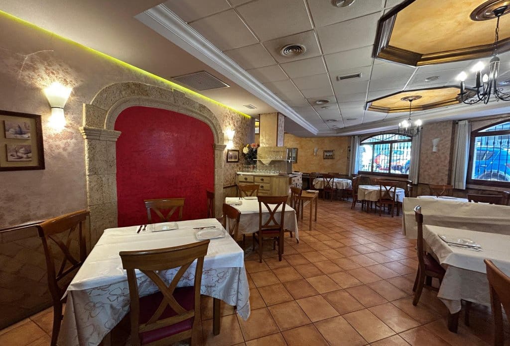 9 quarto Comercial para venda em Calpe / Calp - 950 000 € (Ref: 10043862)