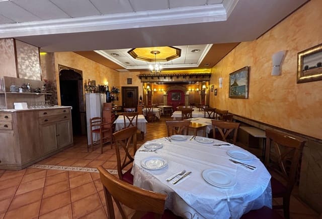 9 quarto Comercial para venda em Pueblo, Calpe / Calp - 950 000 € (Ref: 10043862)