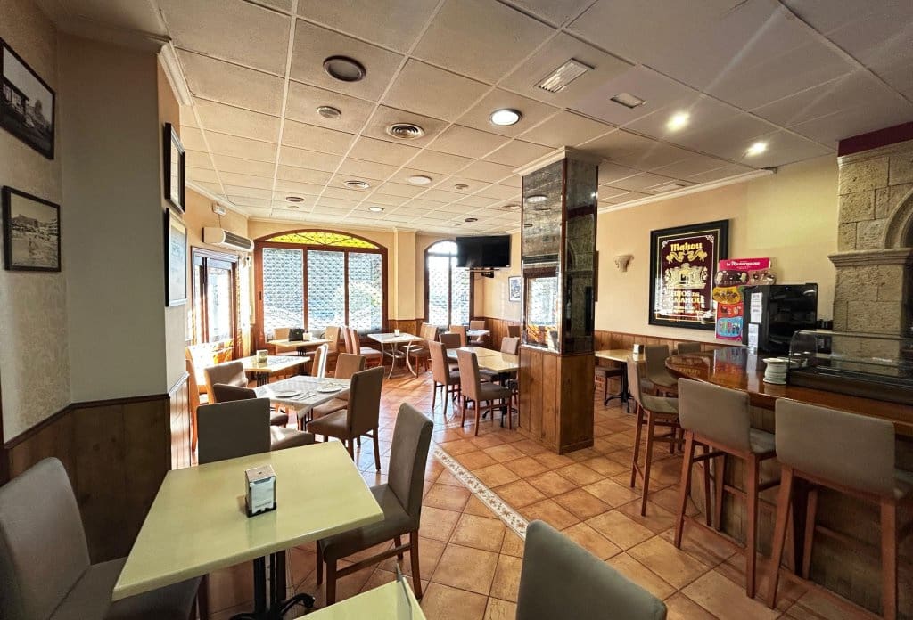 9 quarto Comercial para venda em Calpe / Calp - 950 000 € (Ref: 10043862)