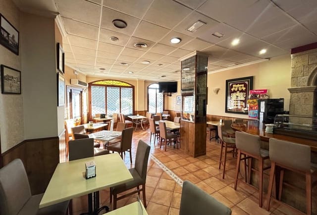 9 quarto Comercial para venda em Pueblo, Calpe / Calp - 950 000 € (Ref: 10043862)