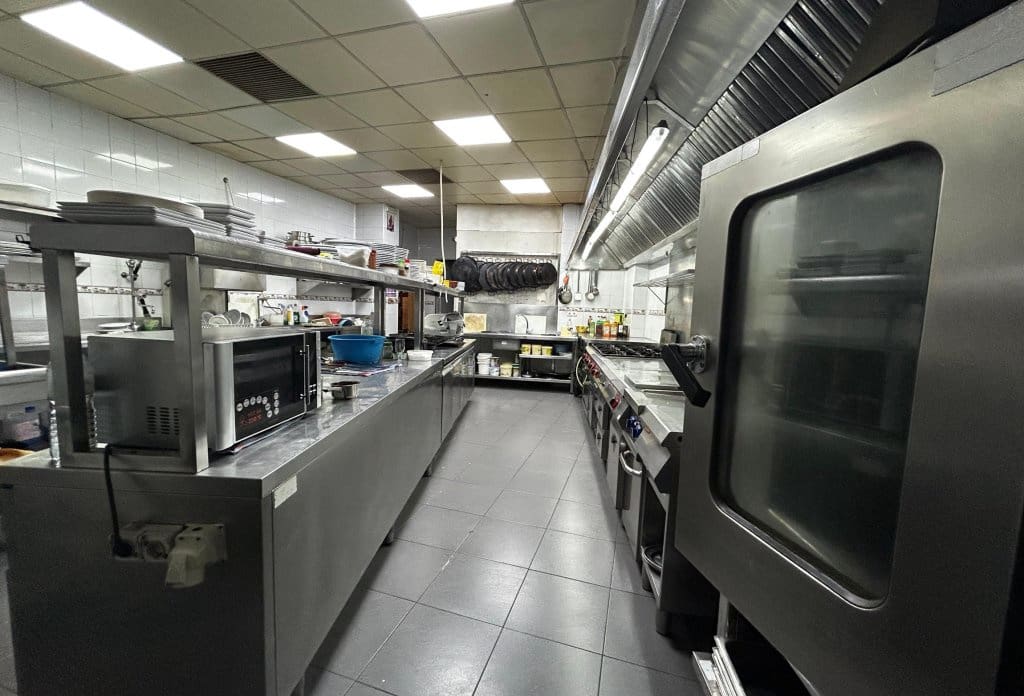 9 quarto Comercial para venda em Calpe / Calp - 950 000 € (Ref: 10043862)