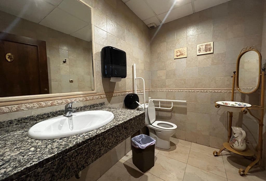 9 quarto Comercial para venda em Calpe / Calp - 950 000 € (Ref: 10043862)