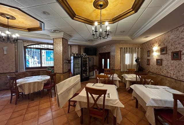 9 quarto Comercial para venda em Pueblo, Calpe / Calp - 950 000 € (Ref: 10043862)