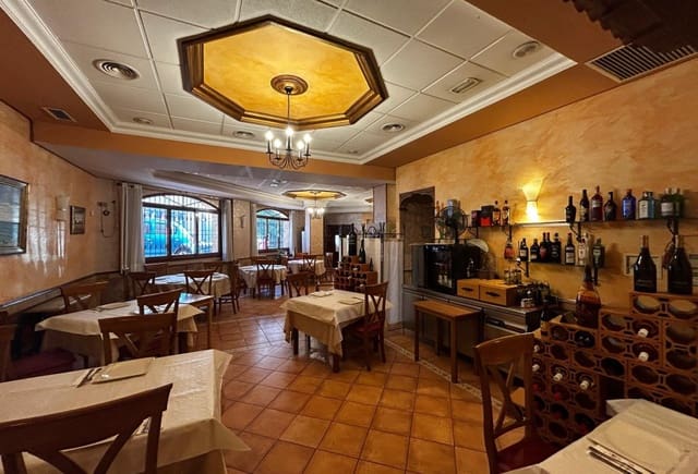 9 quarto Comercial para venda em Pueblo, Calpe / Calp - 950 000 € (Ref: 10043862)