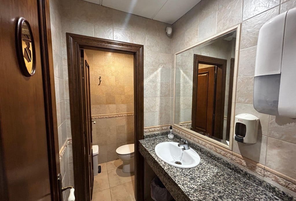 9 quarto Comercial para venda em Calpe / Calp - 950 000 € (Ref: 10043862)