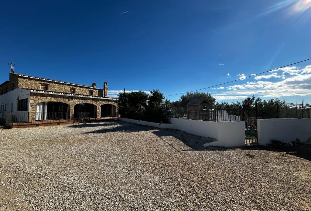 7 soverom Villa til salgs i Benissa med svømmebasseng - € 970 000 (Ref: 10043867)