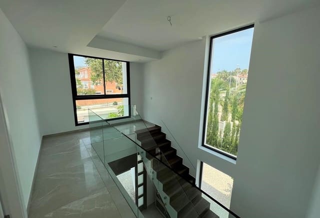 4 bedroom Villa for sale in Calpe / Calp with pool - € 1,125,000 (Ref: 10043879)