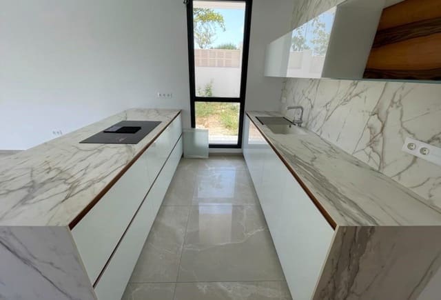 4 bedroom Villa for sale in Calpe / Calp with pool - € 1,125,000 (Ref: 10043879)