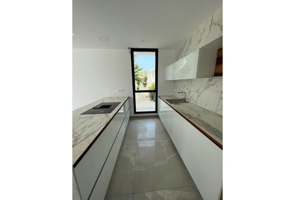 4 bedroom Villa for sale in Calpe / Calp with pool - € 1,125,000 (Ref: 10043879)